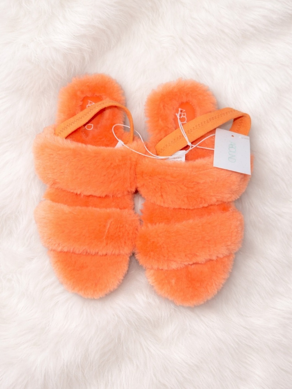 Abound Fuzzy Slide Slippers Women’s Size 7 Neon Coral Plush Sandals Cozy Lounge - Picture 2 of 3